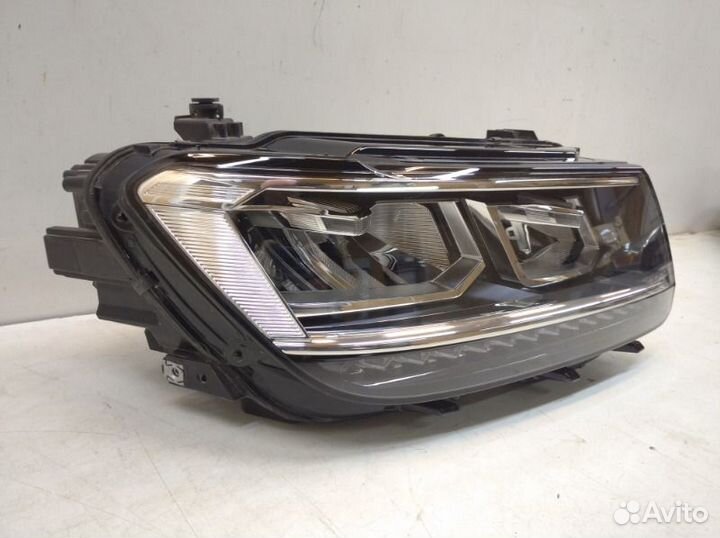 Фара правая Volkswagen Tiguan 2 2017-2021