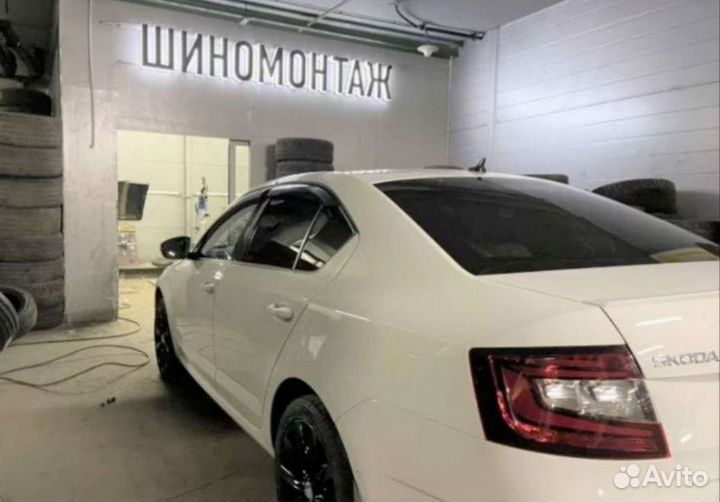 Triangle PL02 235/50 R19