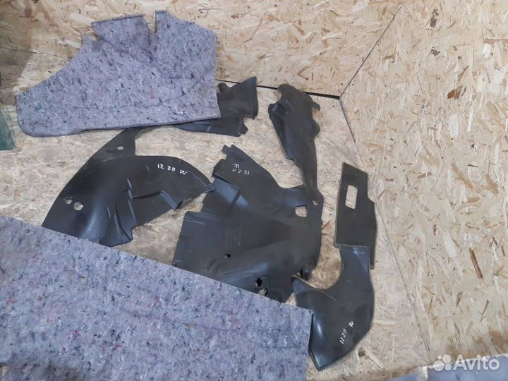 Шумоизоляция задняя A2116821941 Mercedes-Benz E-Cl