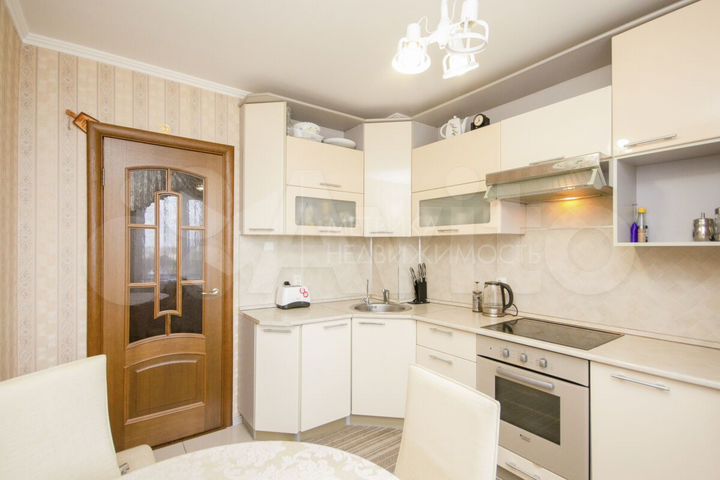 4-к. квартира, 73 м², 8/9 эт.