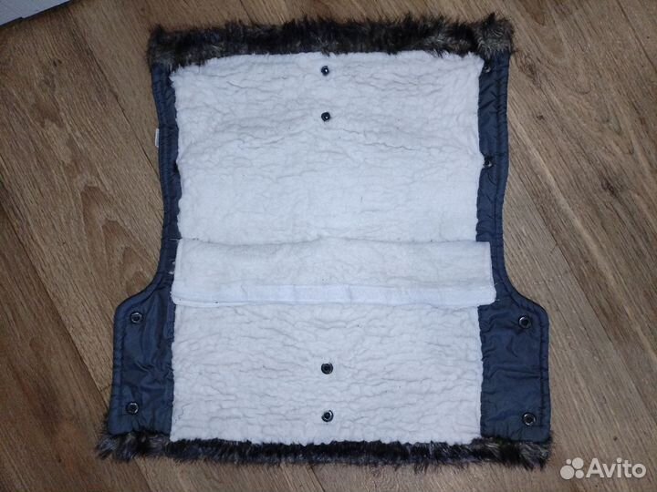 Меховая муфта для рук на ручку коляски