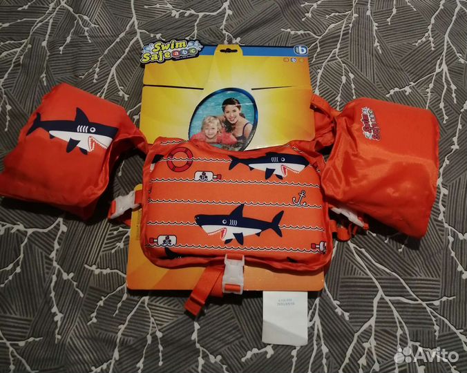 Жилет для плавания с нарукавниками