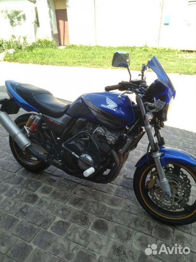 Honda CB 400 SF vtec 1