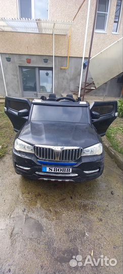 Детский автомобиль на аккумуляторе