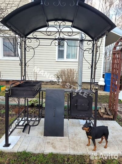 Мангал с крышей
