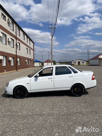 LADA Priora 1.6 МТ, 2011, битый, 333 333 км