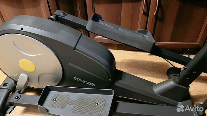 Эллиптический тренажер torneo