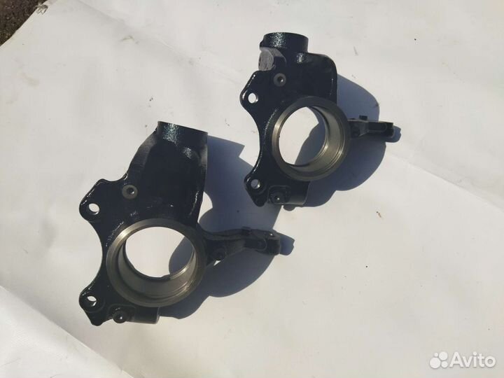 Кулак левый Фольксваген Поло Шкода Рапид