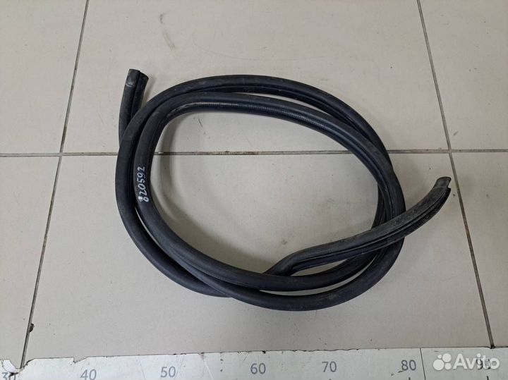 Уплотнитель проема двери передней левой Hyundai Solaris 2010-2017