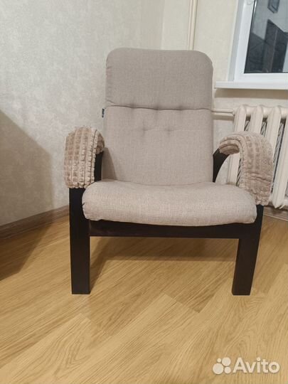 Кресло с пуфиком б/у