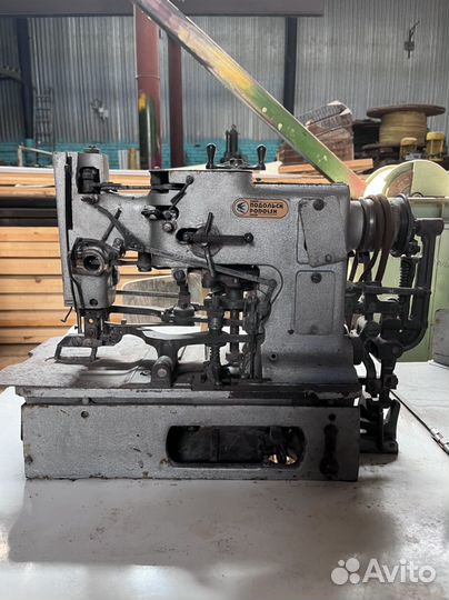 Швейная машинка петельная для пуговиц