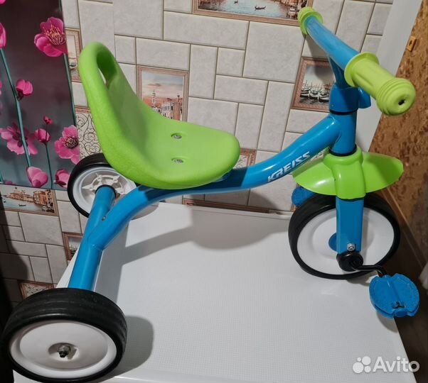 Велосипед трёхколёсный