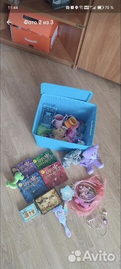 Коробка с игрушками