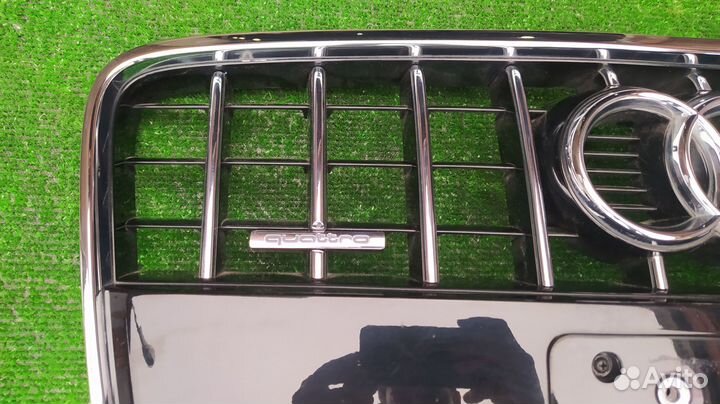 Решетка радиатора на Audi Q7 2009-2015