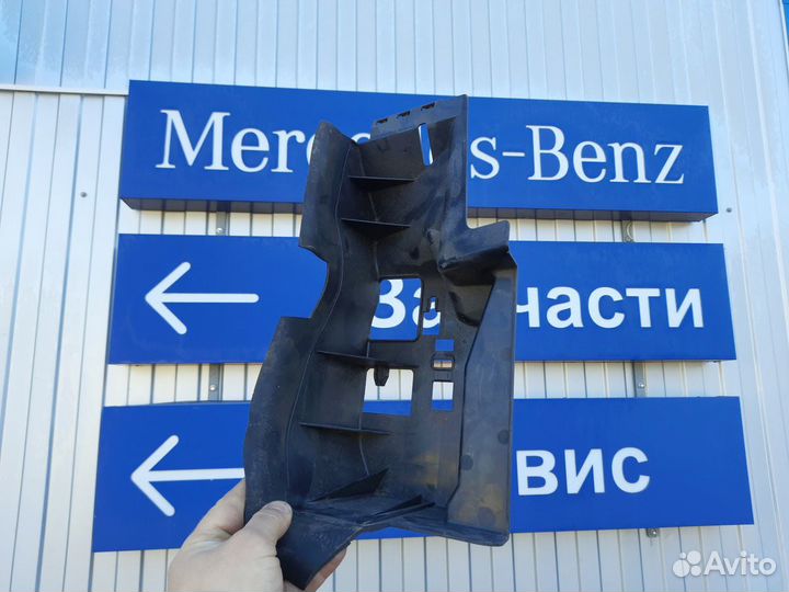 Накладка панели крепления облицовки (телевизора) m