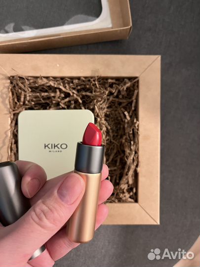 Красная помада Kiko