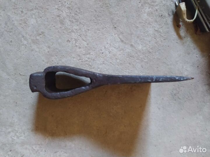 Топор кованый