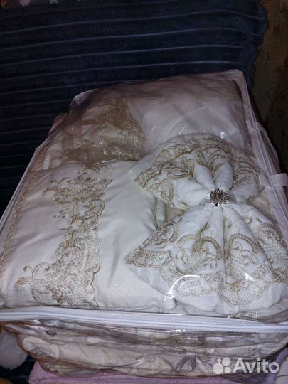 Бортики в манеж,балдахин,одеяло,подушка,постельное