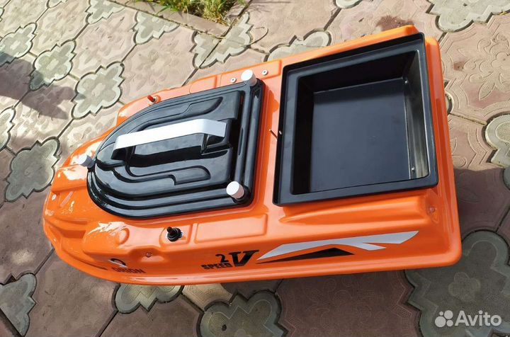 Прикормочный кораблик