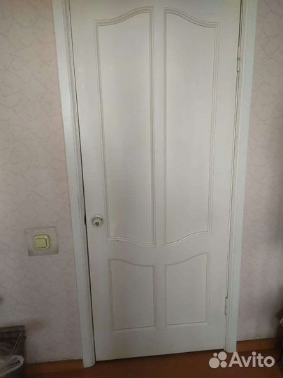 Двери деревянные б/у