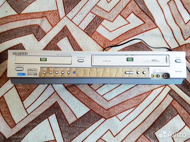 DVD-VHS видеомагнитофон