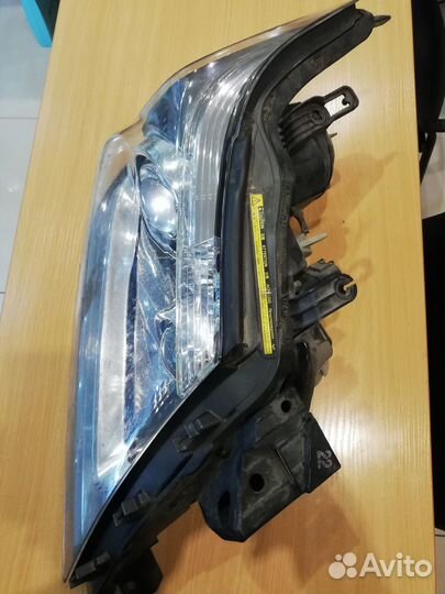 Фара правая Lexus LX570 8114560F70 1-й рестайлинг