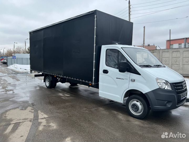 Водитель-экспедитор с грузовым автомобилем