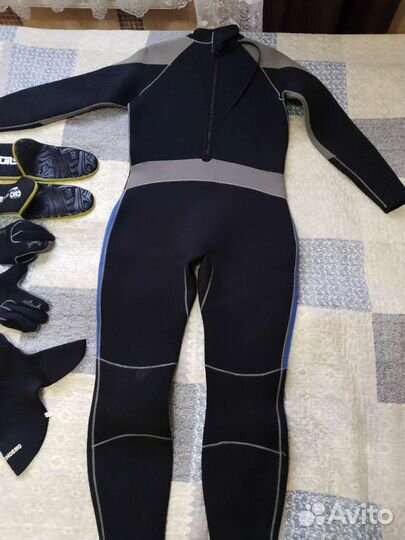 Костюм для подводного плавания