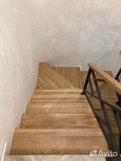 Лестница металлическая с отделкой