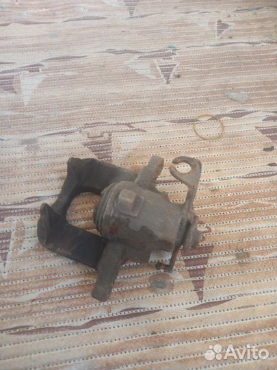 Задние суппорта на Кр. Вояджер08-12г.2шт