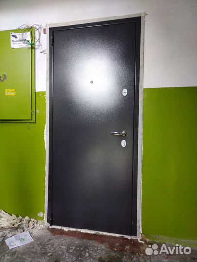 Дверь входная новая