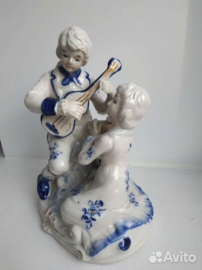 Фарфоровая статуэтка, кобальт, 23 см. Винтаж