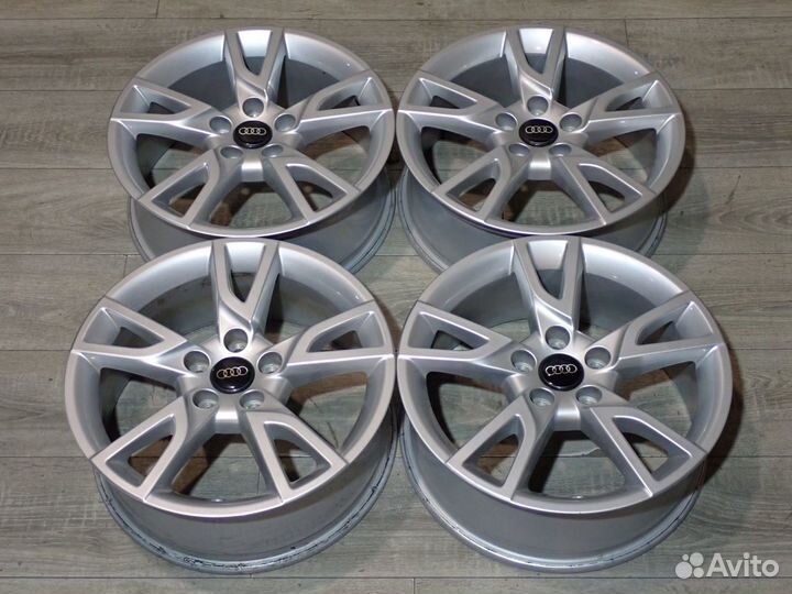 Комплект оригинальных R17 дисков Audi Q3 2к