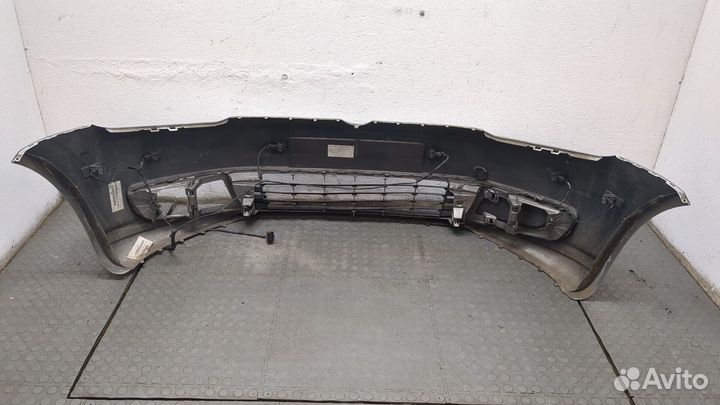 Бампер Volkswagen Touran, 2010