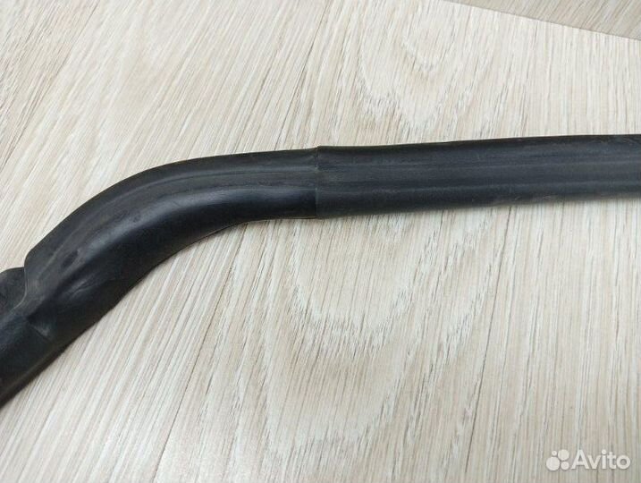 Уплотнитель двери задний правый Nissan Qashqai J10