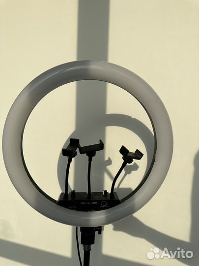 Кольцевая лампа со штативом
