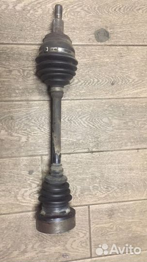 Полуось передняя левая Volkswagen Transporter T4