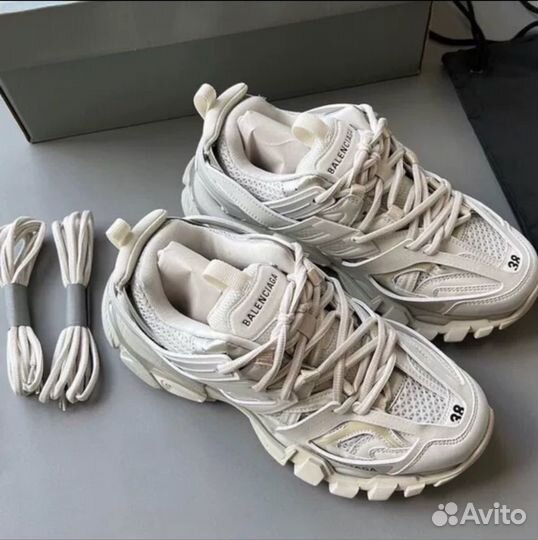 Balenciaga track 1