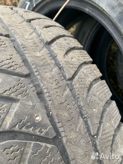 Bridgestone Ice Cruiser 7000 205/55 R16