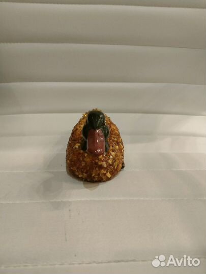 Фигурка Утки из пластика обклеенного янтарем