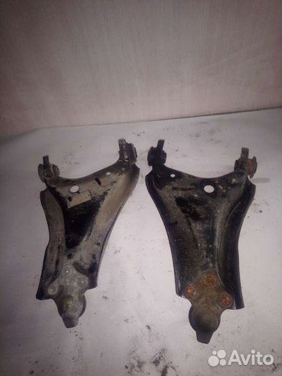 Рычаг передний Renault Duster