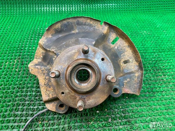 Кулак поворотный передний правый Hyundai Solaris