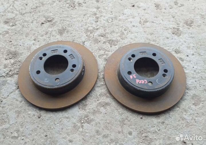 Диск тормозной задний Kia Ceed 2 JD 2015 год