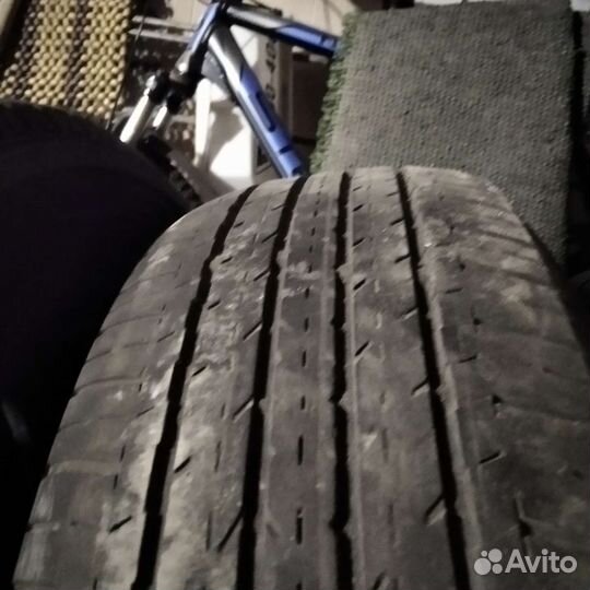 Bridgestone Dueler H/P 215/70 R17