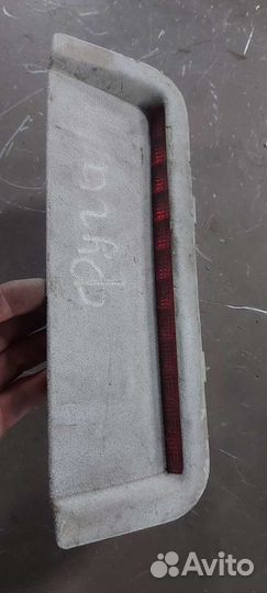 Стоп сигнал дополнительный на Nissan Fuga