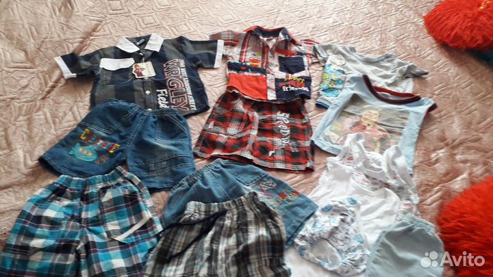 Шорты и рубашки.цена за все
