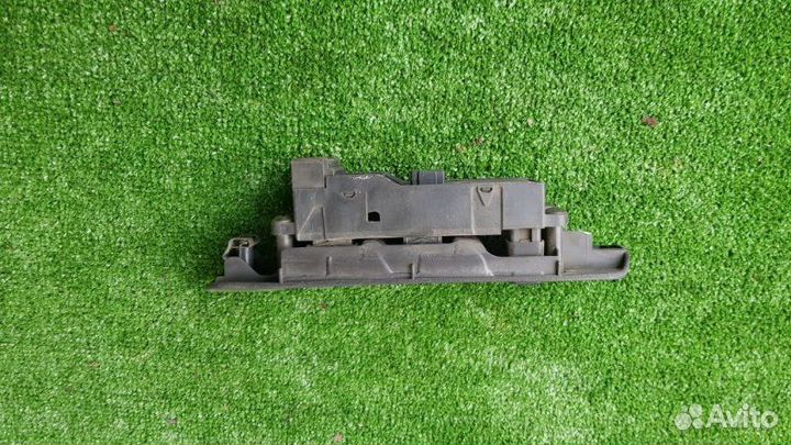 Блок управления стеклоподъемниками Nissan Primera