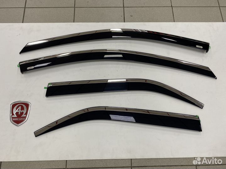 Дефлектора на окна с лого Toyota Camry V50 / V55