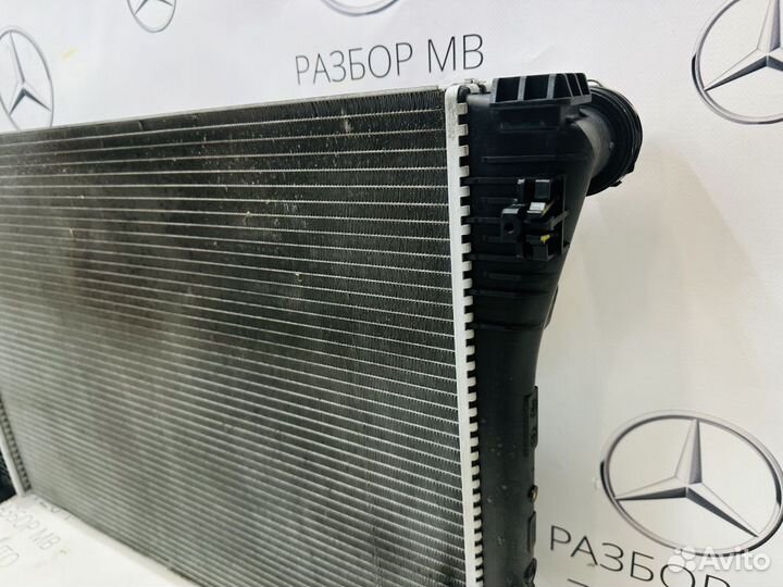 Радиатор охлаждения двигателя A 204 500 22 03