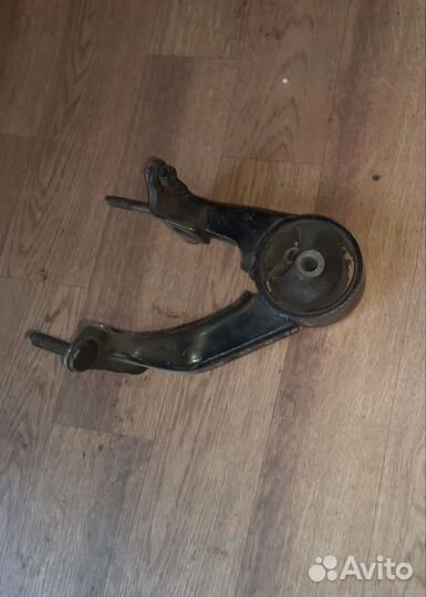 Подушка двигателя Toyota Ipsum